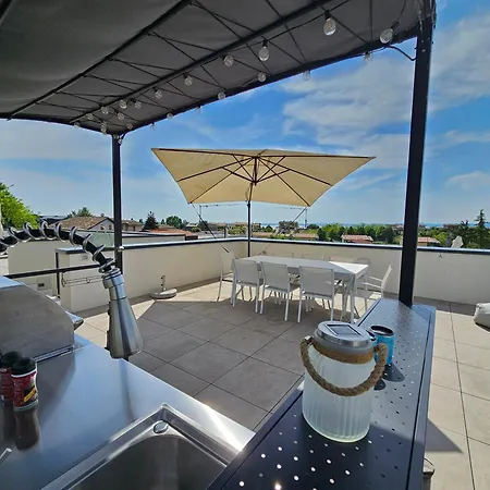 Zoe - Regarda Travel *