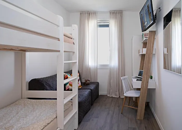 Zoe - Regarda Travel Lazise