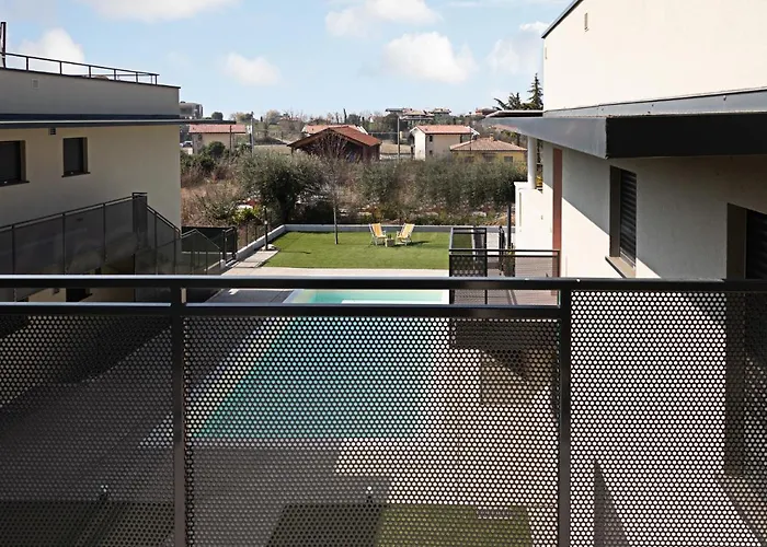 Zoe - Regarda Travel *